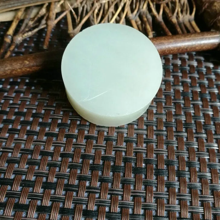 Natural Kunlun Jade Rough Nephrite Raw (60g,3.9X1.7cm)