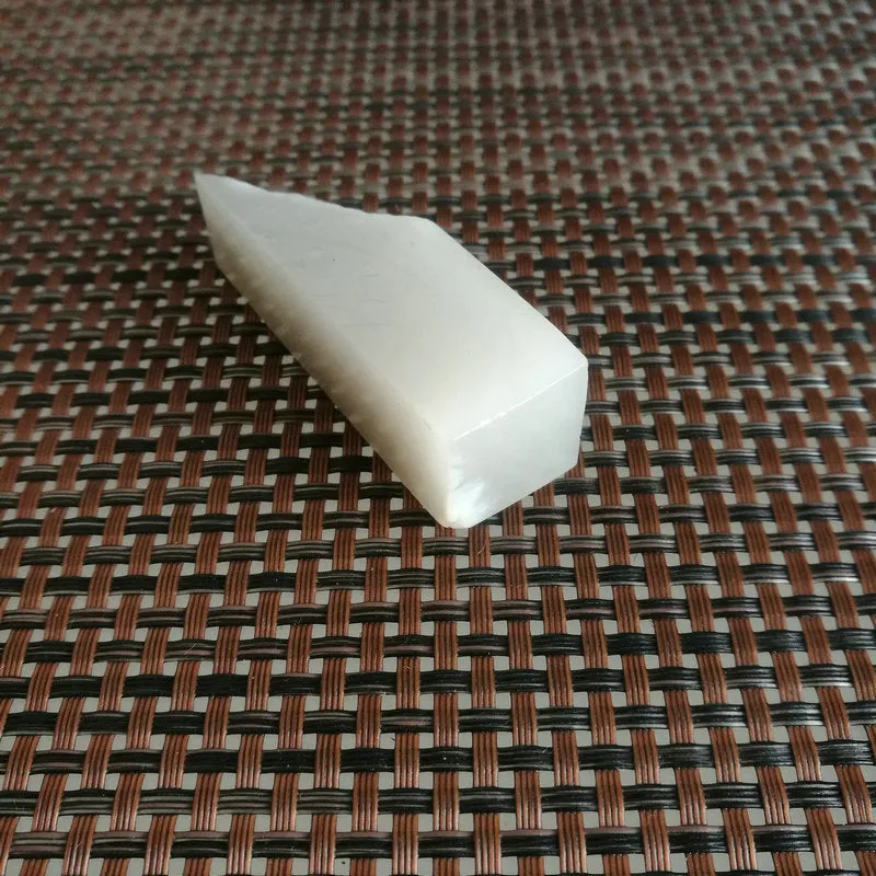 Natural Kunlun Jade Rough Nephrite Raw (63g,6.3X1.9X2cm)
