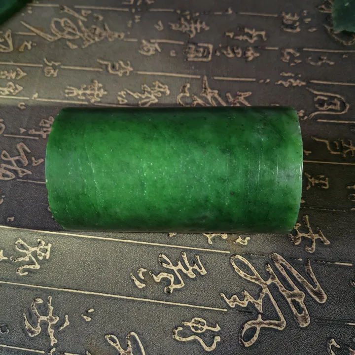 Natural Kunlun Jade Rough Nephrite Raw (722g, 10X5.6X5.6cm)