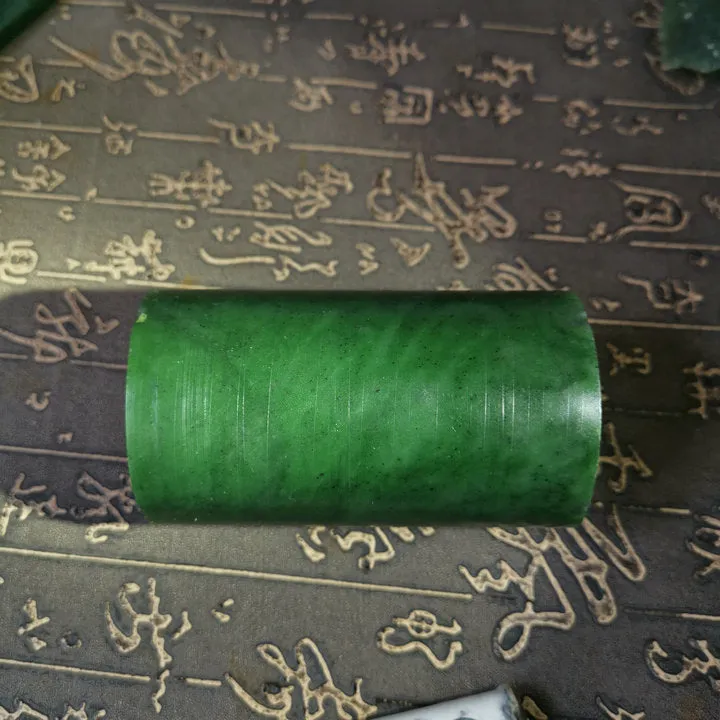 Natural Kunlun Jade Rough Nephrite Raw (722g, 10X5.6X5.6cm)