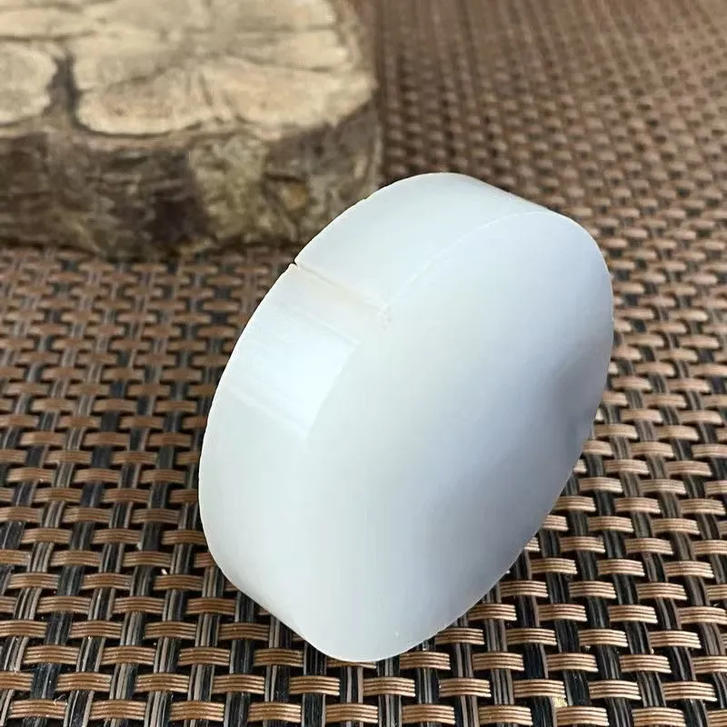 Natural Kunlun Jade Rough Nephrite Raw (82g,5.3X1.3cm)