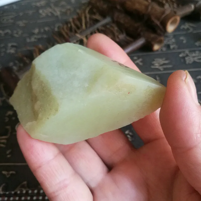 Natural Kunlun Jade Rough Nephrite Raw (85g, 5.5X4X1.7cm)