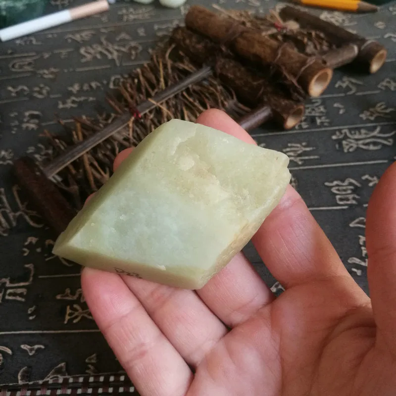 Natural Kunlun Jade Rough Nephrite Raw (85g, 5.5X4X1.7cm)