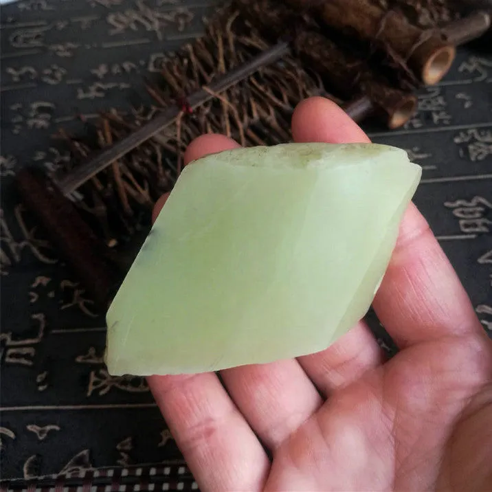 Natural Kunlun Jade Rough Nephrite Raw (85g, 5.5X4X1.7cm)