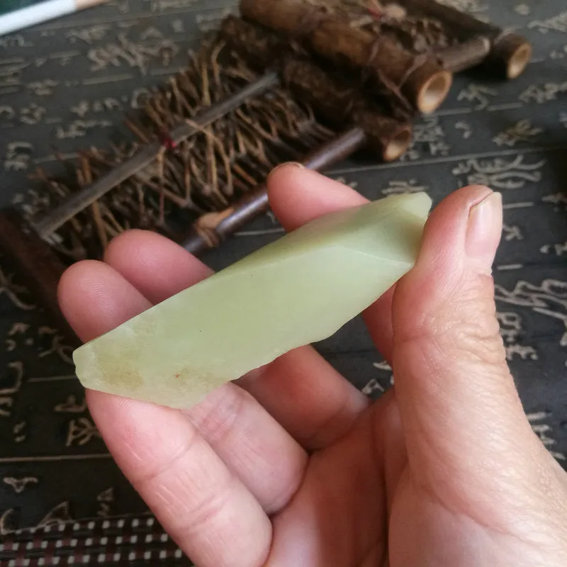 Natural Kunlun Jade Rough Nephrite Raw (85g, 5.5X4X1.7cm)
