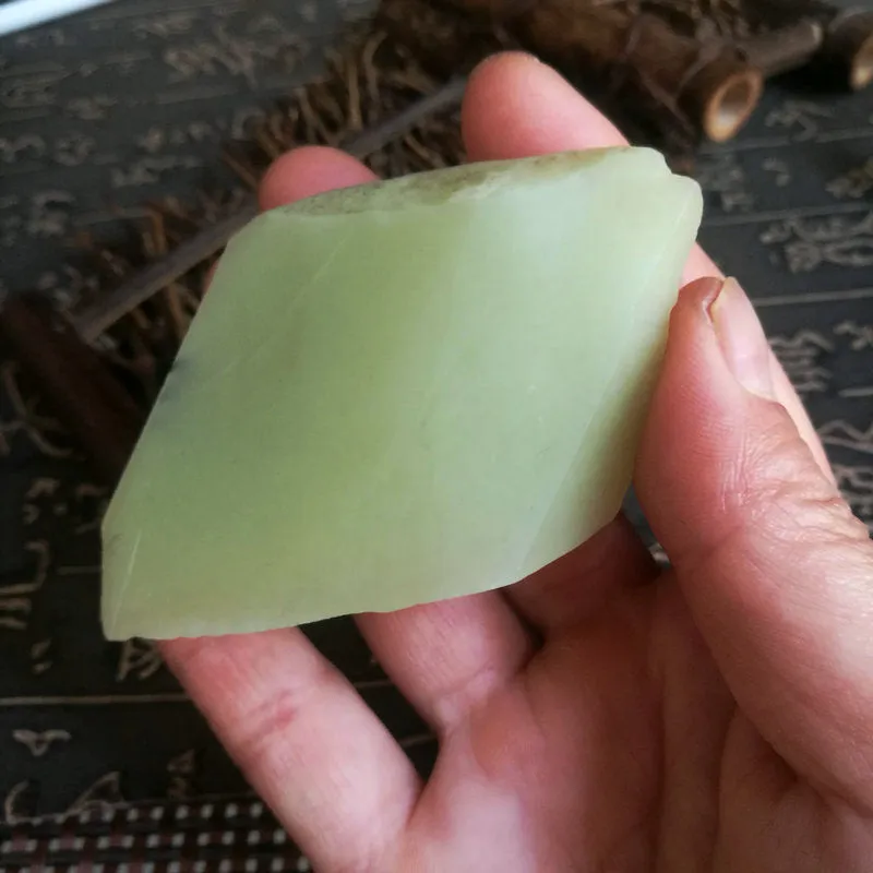 Natural Kunlun Jade Rough Nephrite Raw (85g, 5.5X4X1.7cm)