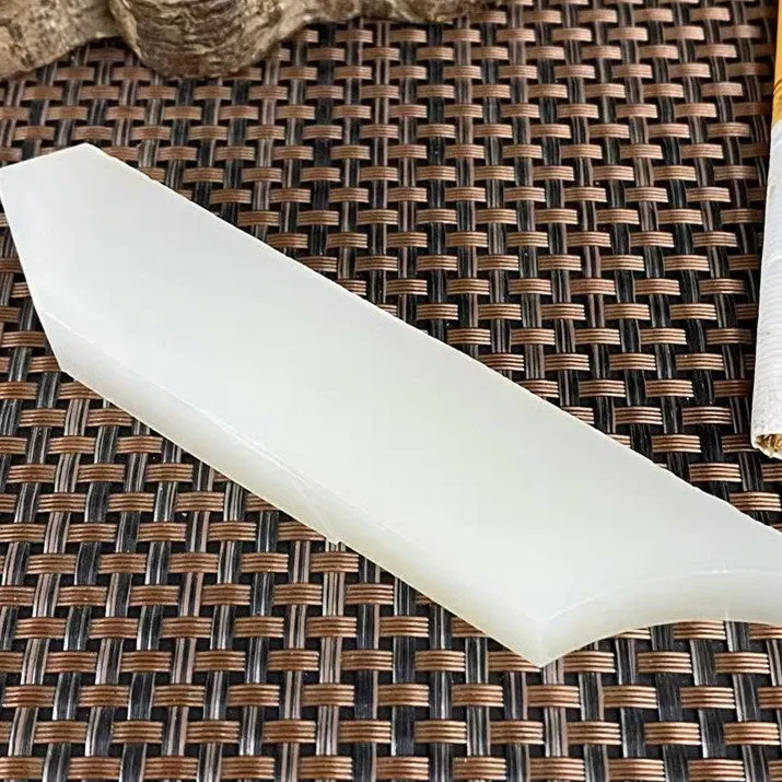 Natural Kunlun Jade Rough Nephrite Raw (86g,12.3X2.3X1.2cm)
