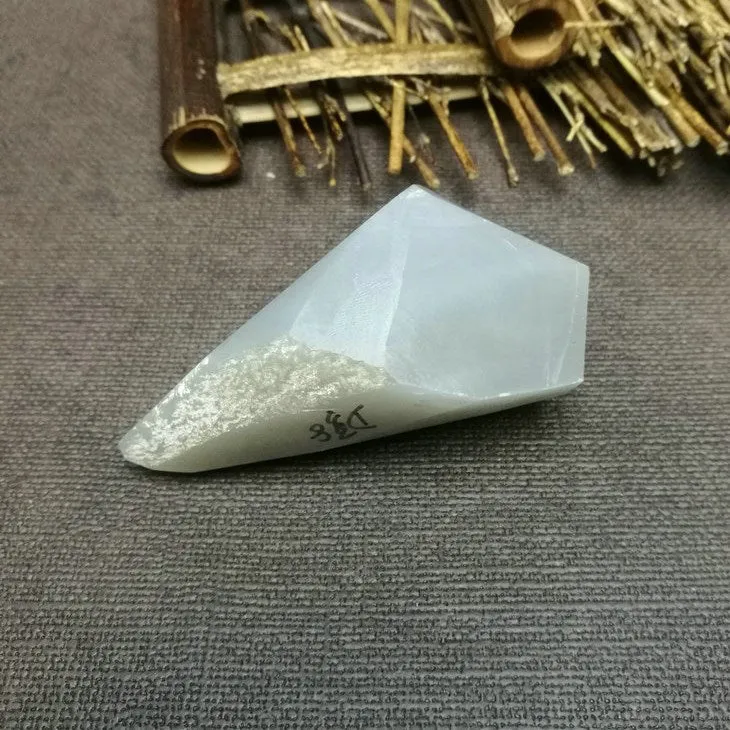 Natural Kunlun Jade Rough Nephrite Raw (92g,7.3X3.7X3cm)