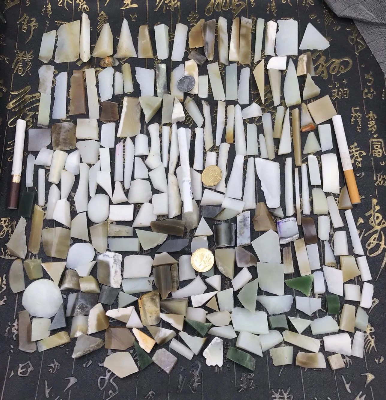 Natural Kunlun Jade Rough Nephrite Remains 220 pieces