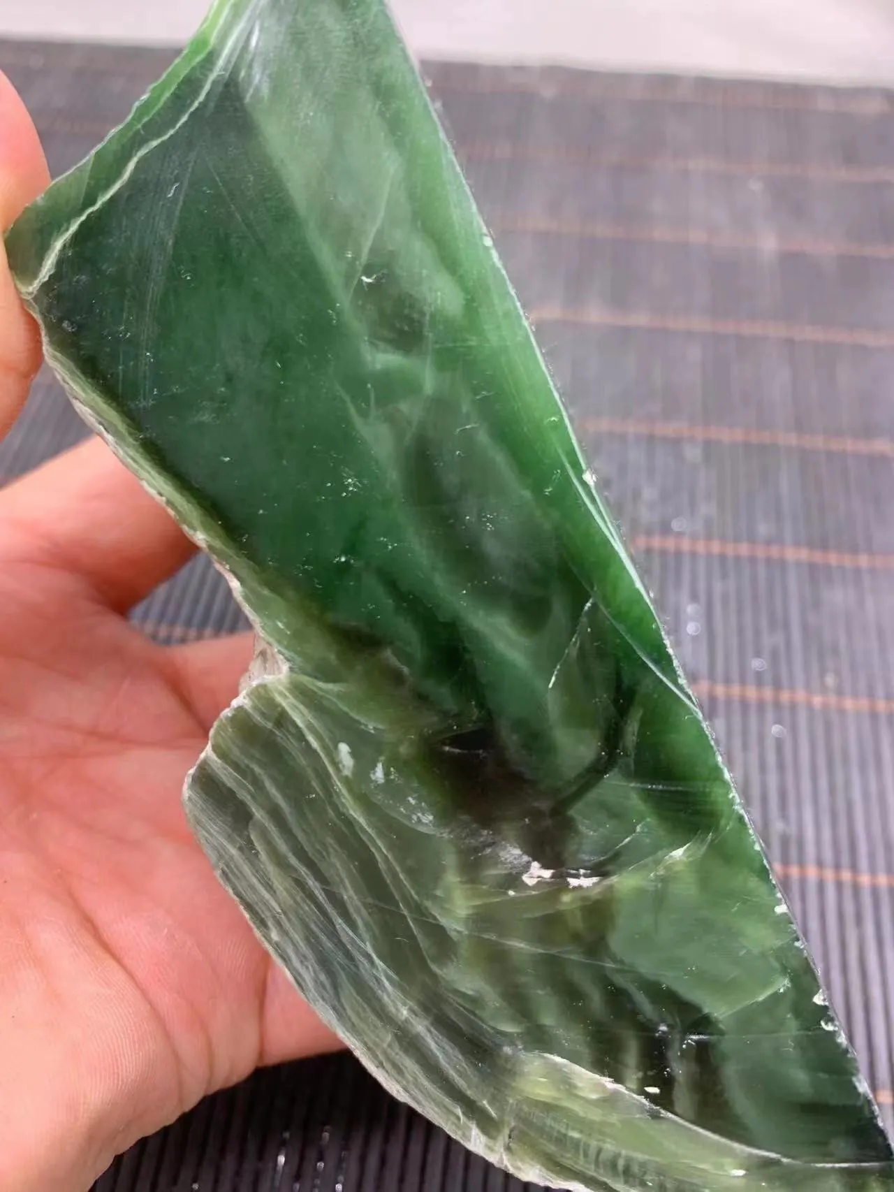 Natural Siberian Jade Rough Nephrite Raw (1078g, 15.5X15X3.2cm)