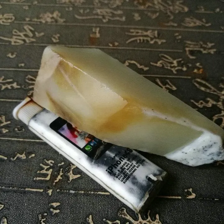 Natural Siberian Jade Rough Nephrite Raw (149g, 7.5X3.4X2.7cm)