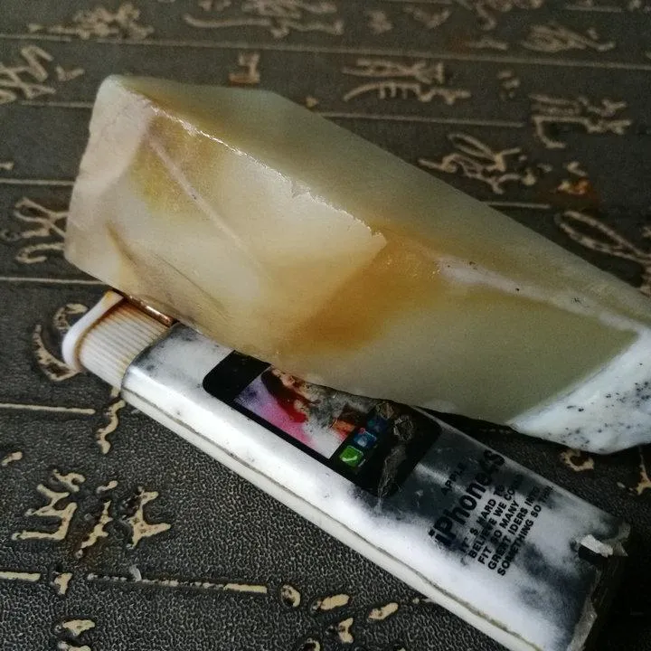 Natural Siberian Jade Rough Nephrite Raw (149g, 7.5X3.4X2.7cm)