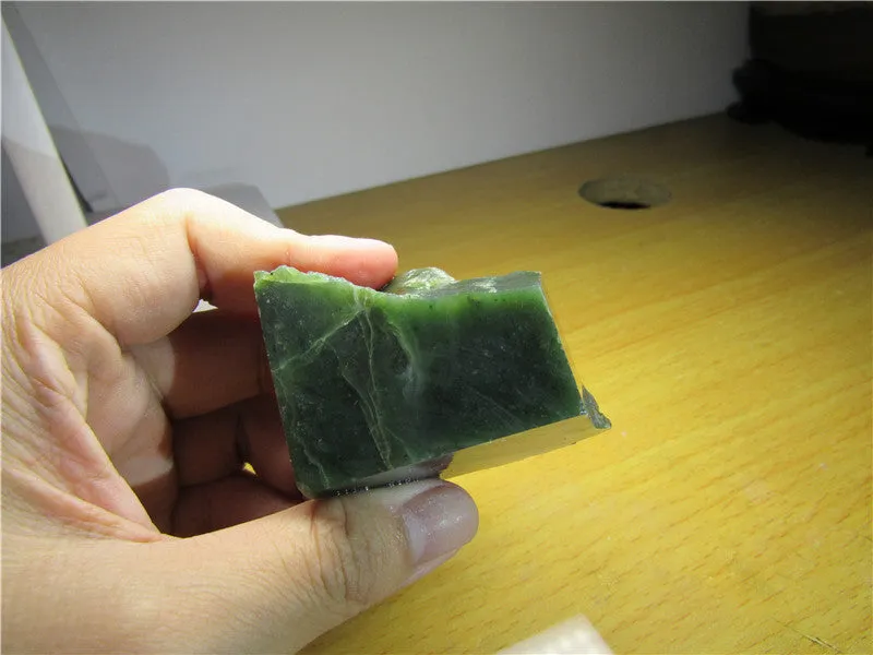 Natural Siberian Jade Rough Russia nephrite Raw (145.08g, 45X38X37mm)