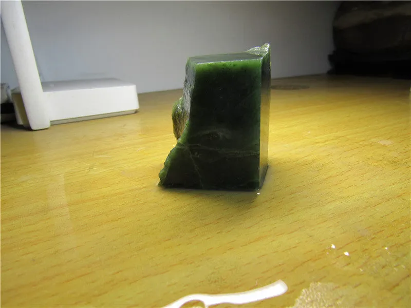 Natural Siberian Jade Rough Russia nephrite Raw (145.08g, 45X38X37mm)