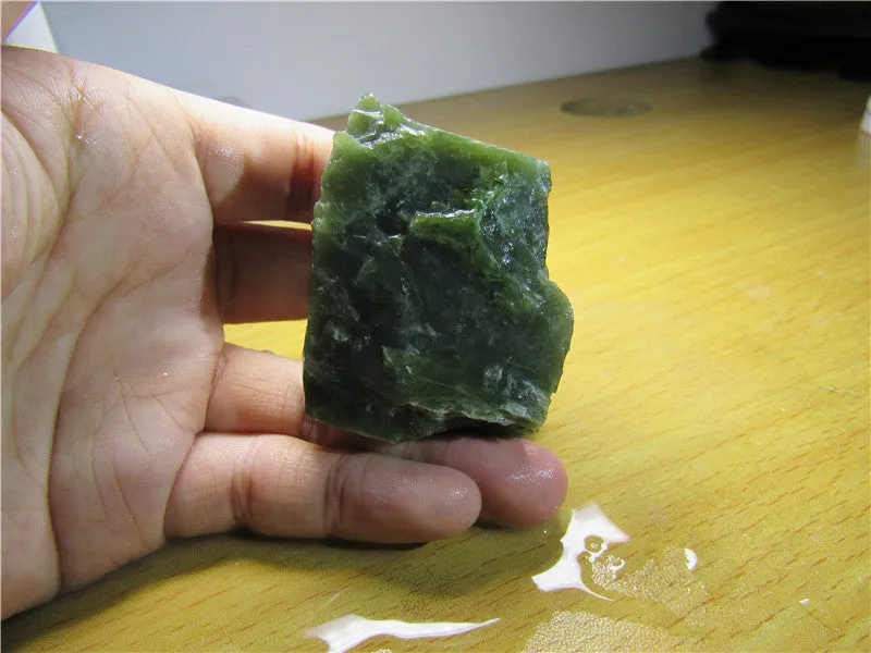 Natural Siberian Jade Rough Russia nephrite Raw (145.08g, 45X38X37mm)