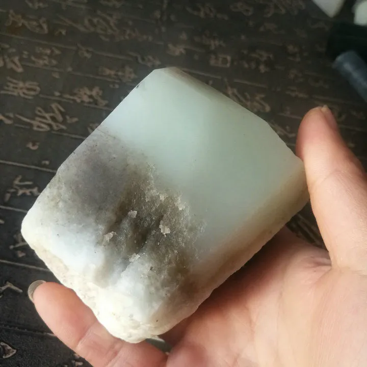 Natural Siberian Jade Rough Russia nephrite Raw (542g, 7X6X5.5cm)