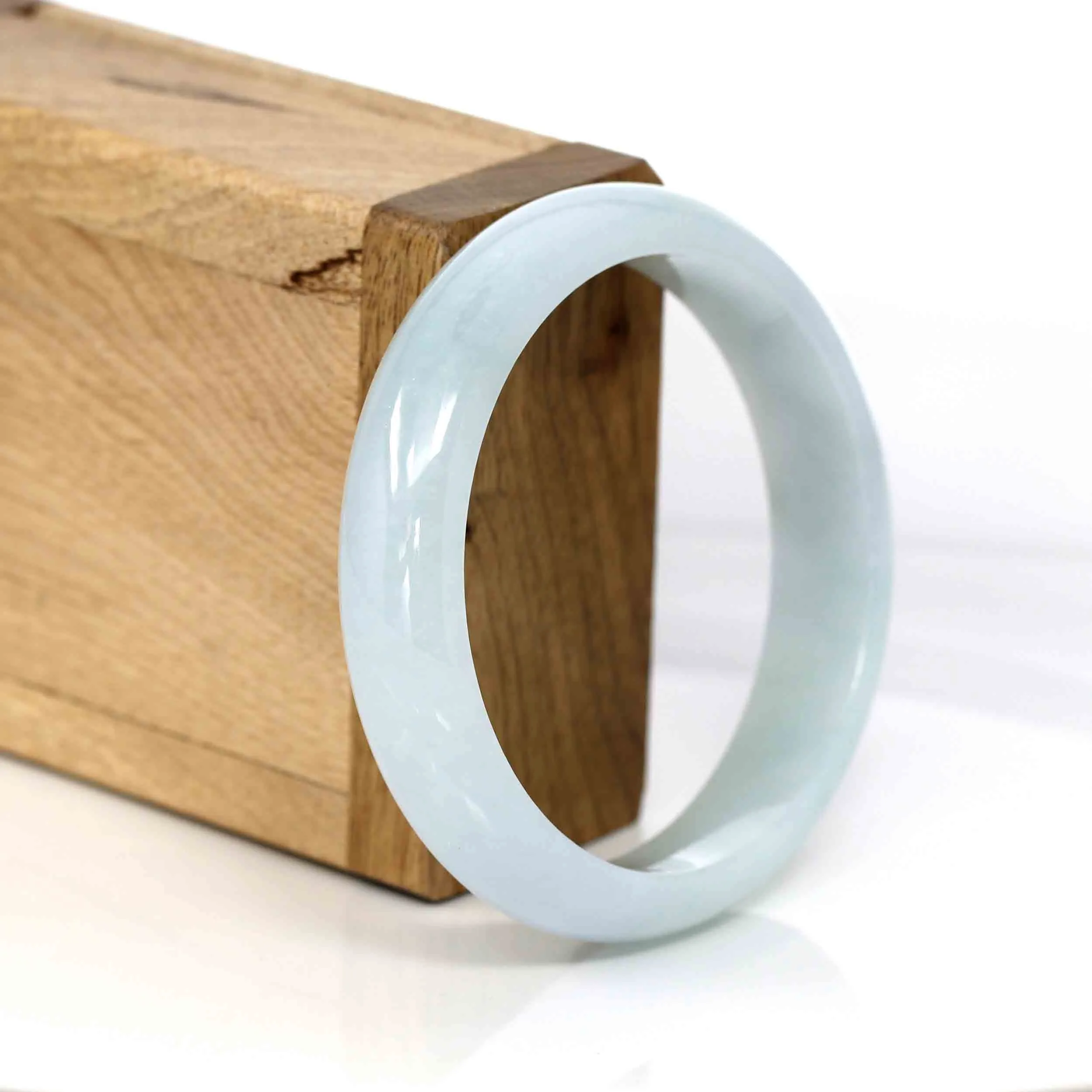 RealJade® Co. "Classic Bangle" Lavender Jadeite Jade Bangle ( 57.28 mm ) #565