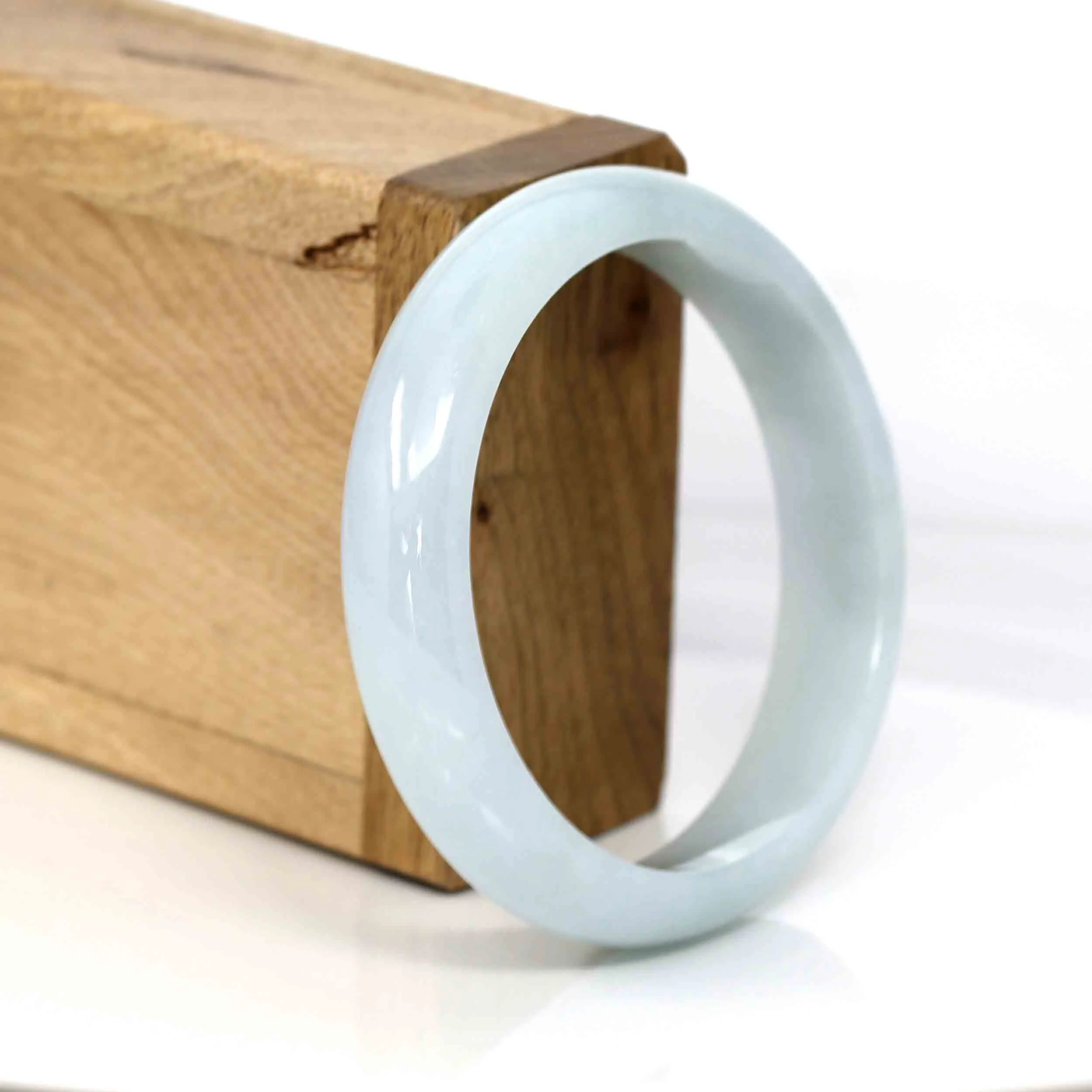 RealJade® Co. "Classic Bangle" Lavender Jadeite Jade Bangle ( 57.28 mm ) #565