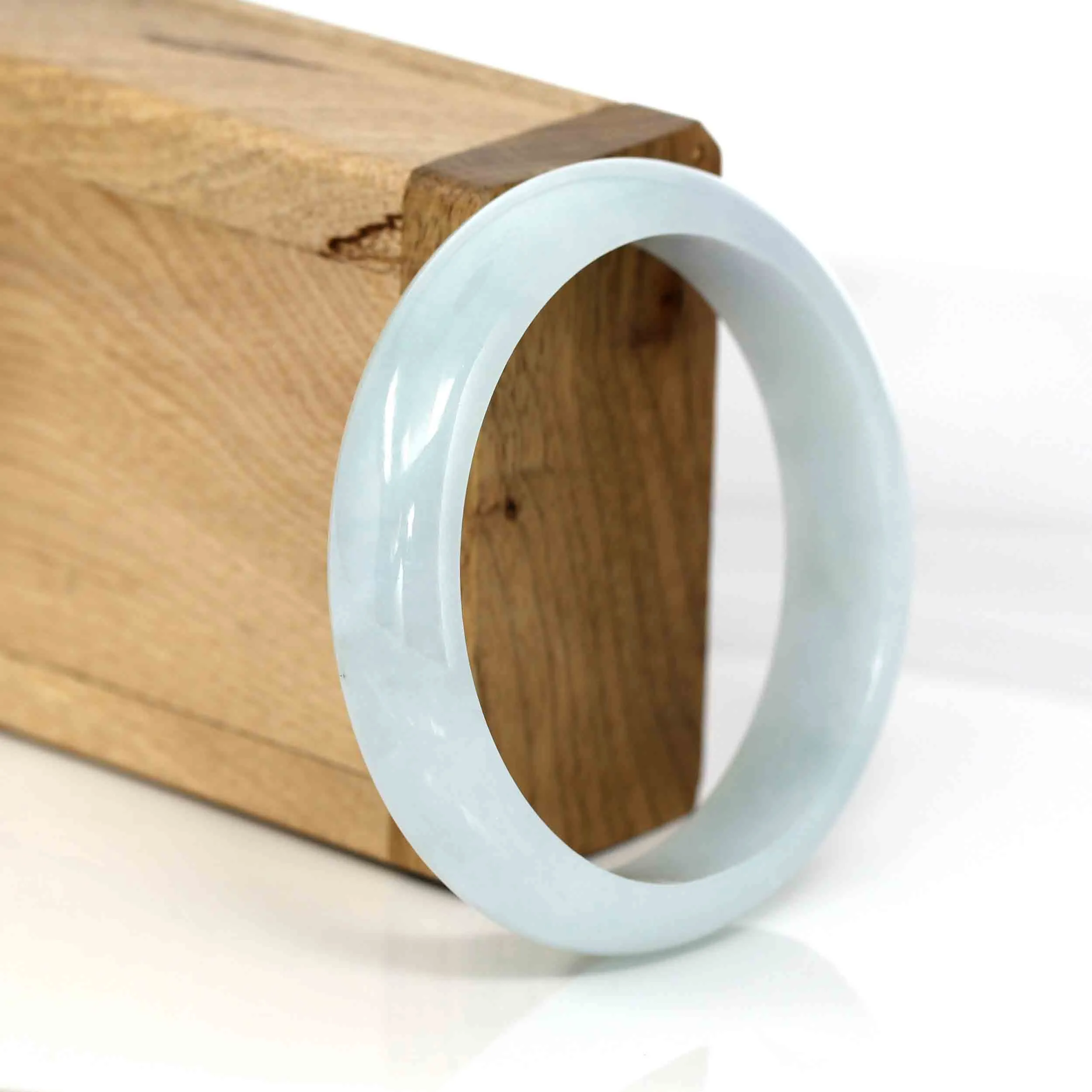 RealJade® Co. "Classic Bangle" Lavender Jadeite Jade Bangle ( 57.28 mm ) #565