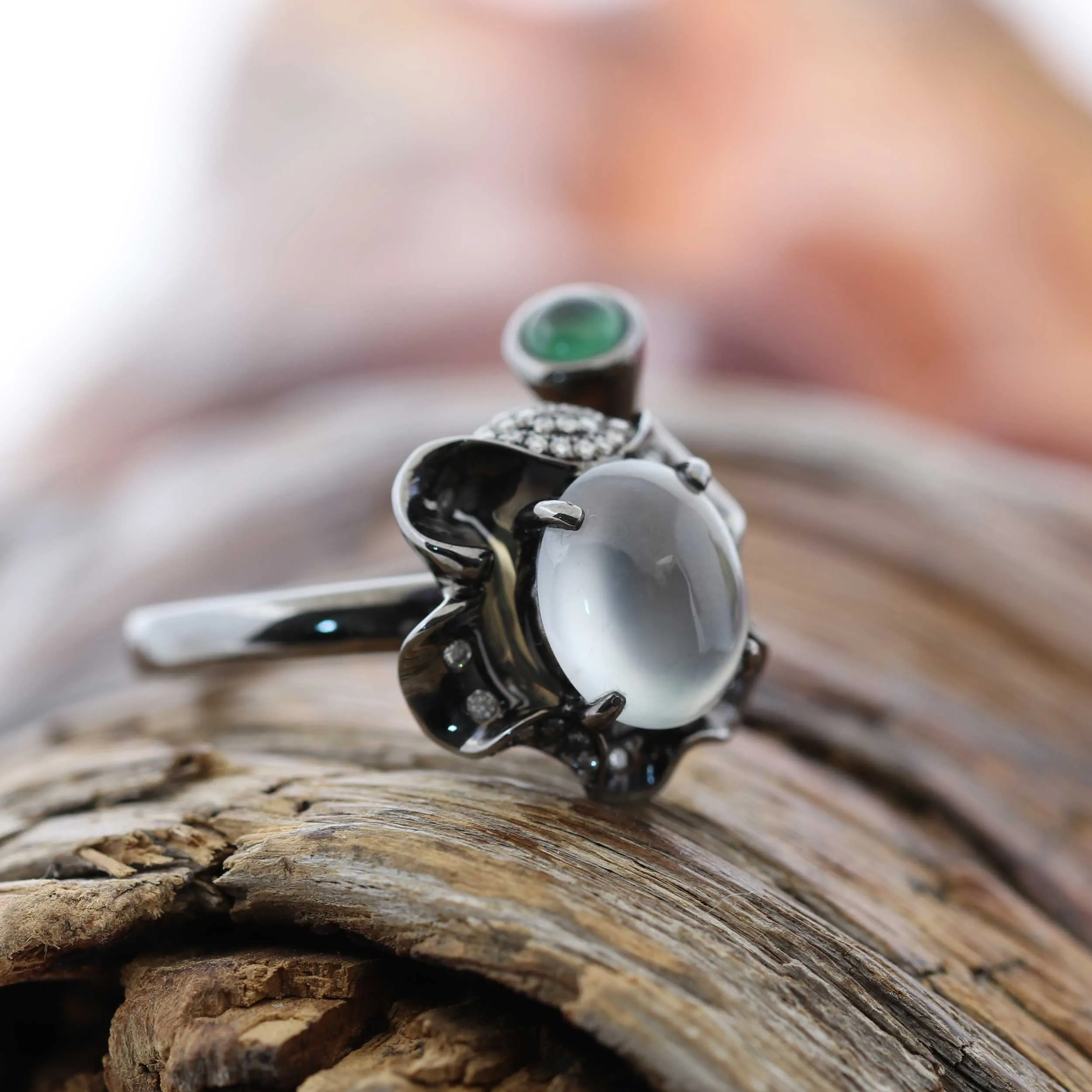 RealJade® Flower 18k Black Gold Natural Ice Jadeite Jade Engagement Ring